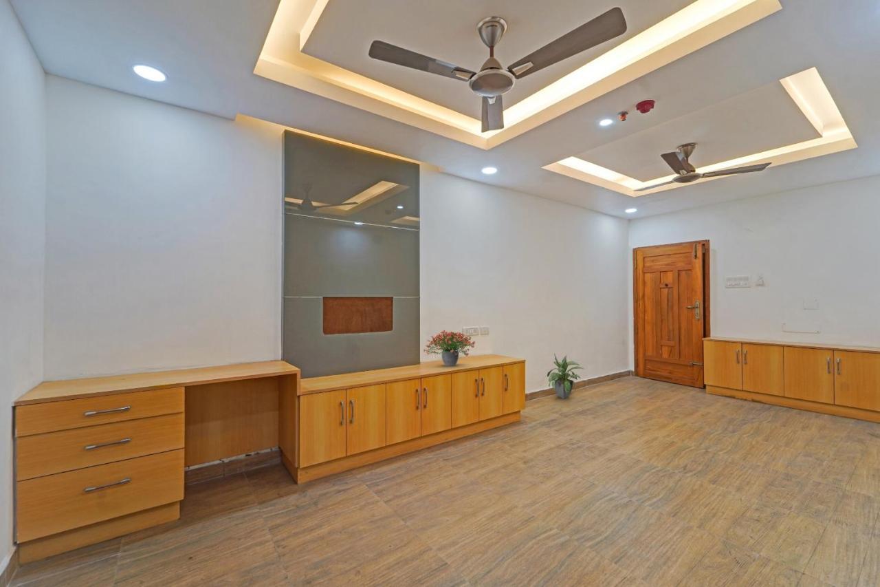 Hotel O J2 Service Apartment Madras Buitenkant foto