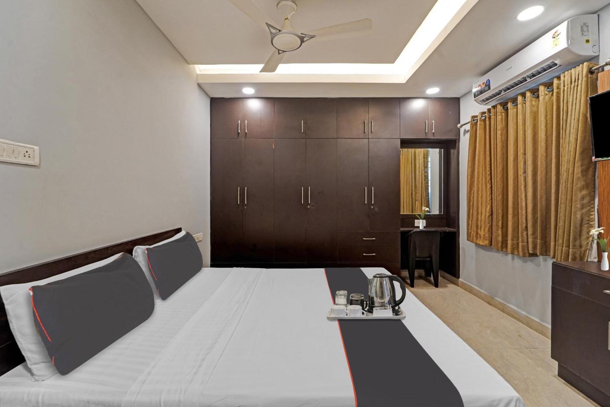 Hotel O J2 Service Apartment Madras Buitenkant foto